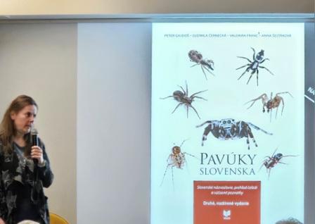 O pavúkoch v záhradnej čitárni